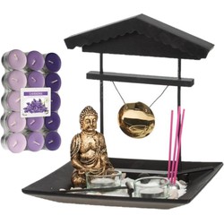 Boeddha beeld voor binnen 24 cm met 30x geurkaarsen lavendel - Beeldjes