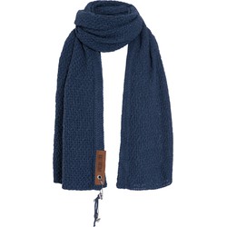 Knit Factory Luna Gebreide Sjaal Dames & Heren - Colsjaal - Omslagdoek - Jeans - 200x50 cm - Inclusief sierspeld