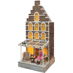 Kersthuis Met Dame Op Terras