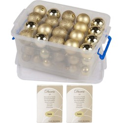 Kerstballen/kerstversiering goud in box 70 stuks met kerstbalhaakjes - Kerstbal