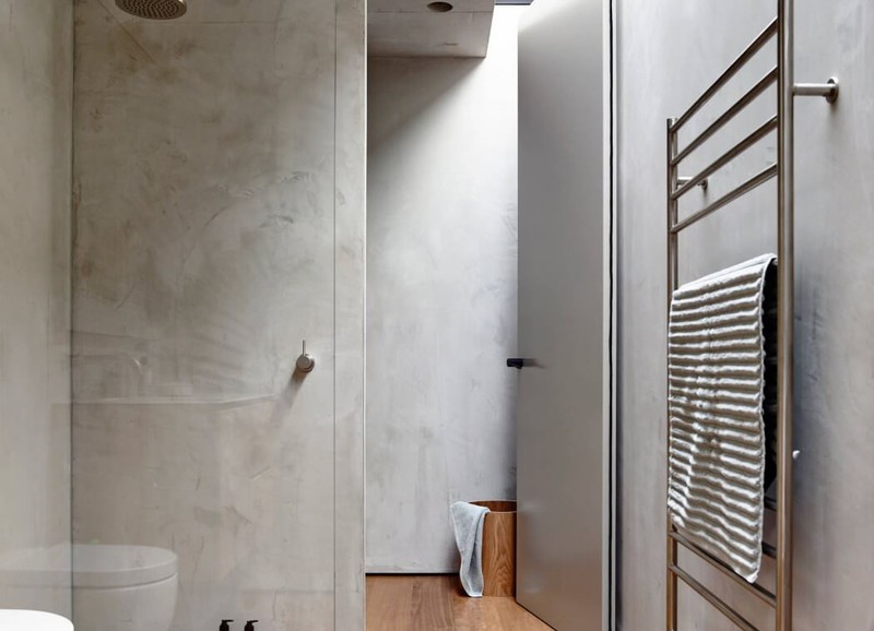 De mooiste badkamers met houten vloer