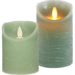 LED kaarsen/stompkaarsen - set 2x - jade groen - H10 en H12,5 cm - bewegende vlam - LED kaarsen