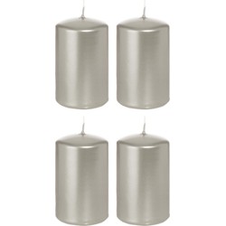 4x Kaarsen zilver 5 x 8 cm 18 branduren sfeerkaarsen - Stompkaarsen