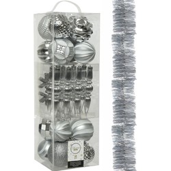 Decoris 30x stuks kunststof kerstballen en ornamenten met slinger zilver - Kerstbal