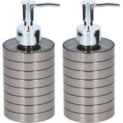 2x Zeepdispensers met pompje 300 ml zilver - Zeeppompjes