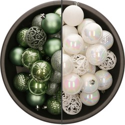 74x stuks kunststof kerstballen mix van salie groen en parelmoer wit 6 cm - Kerstbal