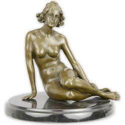 A BRONZE SCULPTURE OF MARGRET