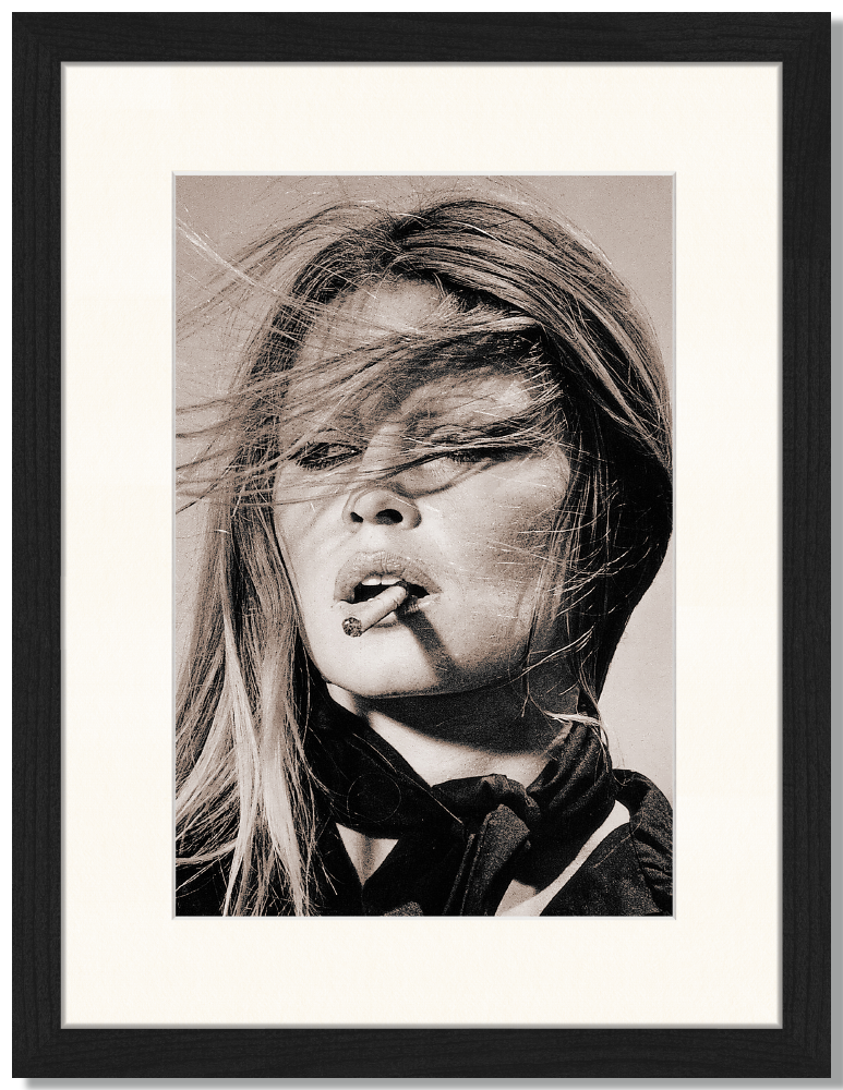 Brigitte Bardot - Fotoprint in houten frame met passe partout - 30 X 40 X 2,5 cm - 