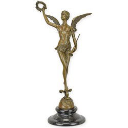 A BRONZE SCULPTURE OF A WOMAN HOLDING A WREATH