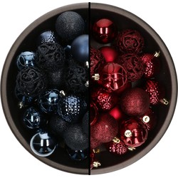 74x stuks kunststof kerstballen mix van donkerblauw en donkerrood 6 cm - Kerstbal
