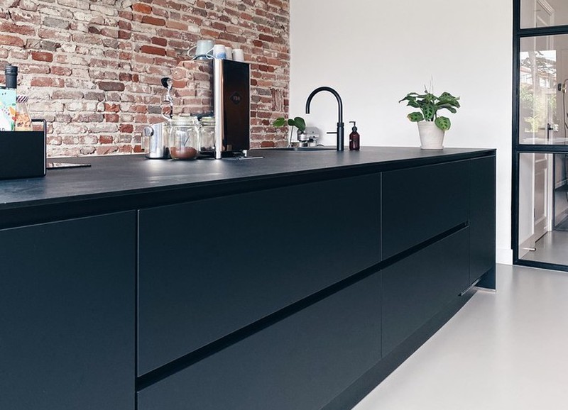 combinaties zijn een match made in met jouw zwarte keuken | HomeDeco.nl