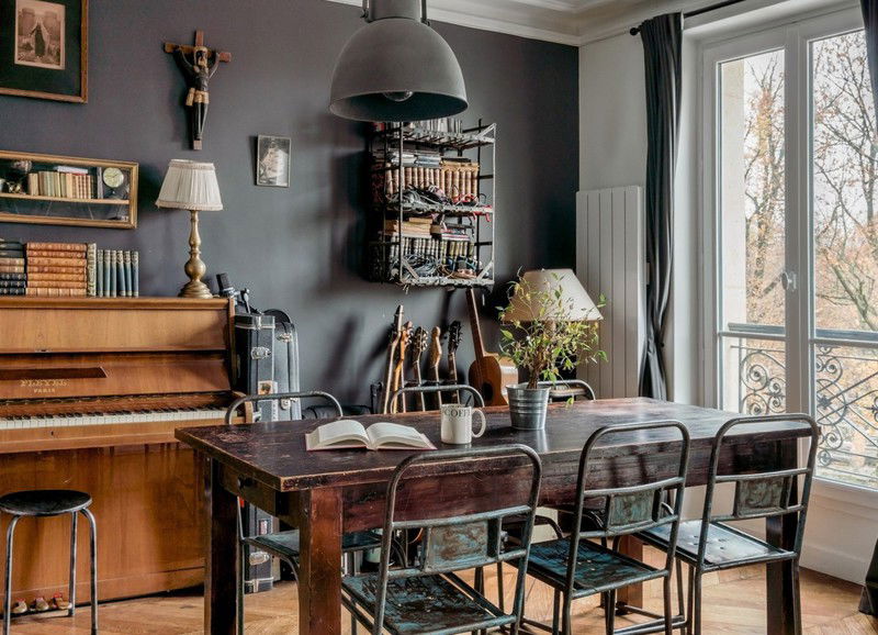 Binnenkijken in een industrieel appartement in Parijs