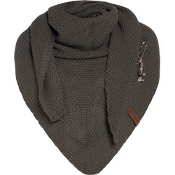 Knit Factory Coco Gebreide Omslagdoek - Driehoek Sjaal Dames - Taupe - 190x85 cm - Inclusief sierspeld