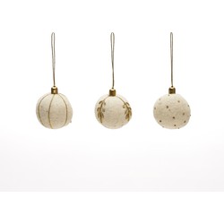 Kave Home - Set van 3 kleine decoratieve hangende ballen Breshi in het wit met gouden details