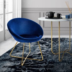 Eetkamerstoel met ronde rugleuning in blauw fluweel met goudkleurige metalen poten ML design