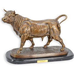 A BRONZE SCULPTURE OF A BULL