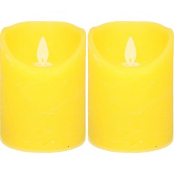 2x Gele LED kaarsen / stompkaarsen met bewegende vlam 12,5 cm - LED kaarsen