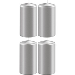 4x Kaarsen metallic zilver 6 x 12 cm 45 branduren sfeerkaarsen - Stompkaarsen