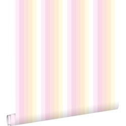 ESTAhome behang strepen regenboog licht roze en beige - 53 cm x 10,05 m - 138924