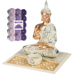 Boeddha beeld voor binnen 19 cm met 30x geurkaarsen lavendel - Beeldjes