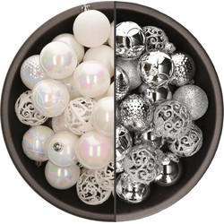 74x stuks kunststof kerstballen mix van parelmoer wit en zilver 6 cm - Kerstbal
