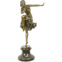 EEN BRONZEN BEELD VAN EEN ART DECO DANSERES