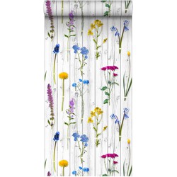 ESTAhome XXL behang veldbloemen op houten vintage planken licht warm grijs, geel, blauw en fuchsia roze - 0,46 x 837 cm - 158828