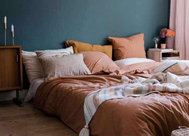 Inspiratie: 5 slaapkamers waarbij warme en koele kleuren gecombineerd zijn