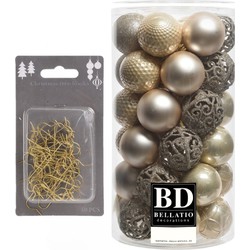 37x stuks kunststof kerstballen parel/champagne 6 cm inclusief gouden kerstboomhaakjes - Kerstbal