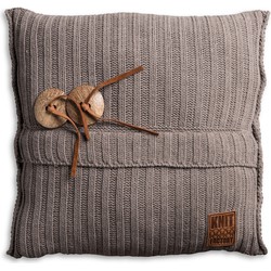 Knit Factory Aran Sierkussen - Taupe - 50x50 cm - Inclusief kussenvulling