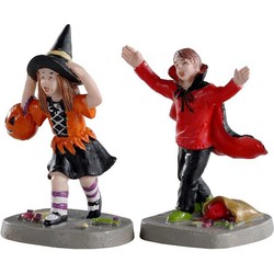 Terrified trick-or-treaters, set of 2