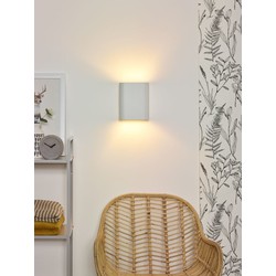 Stoer, modern wit ovaalachtig wandlamp E14