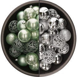 74x stuks kunststof kerstballen mix van zilver en mintgroen 6 cm - Kerstbal