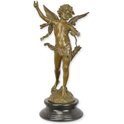 A BRONZE SCULPTURE OF CUPID