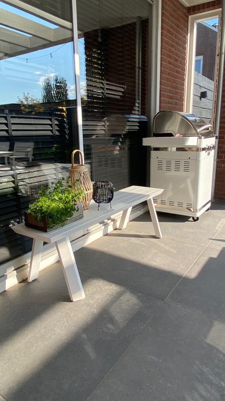 gas-barbecue-tuin-wit