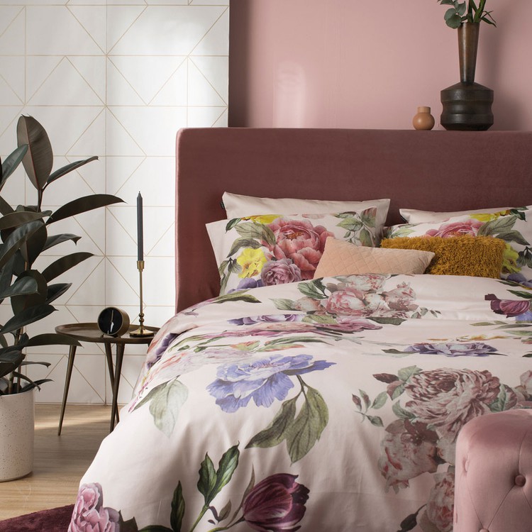 bloemen-dekbedovertrek-slaapkamer