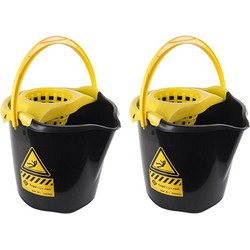 2x Huishoudemmers met dweil houder 13,5 liter zwart/geel caution 32 x 30 cm - Emmers