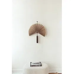 Bamboe waaier Bruin Medium | Bamboo wanddecoratie | Wanddecoratie waaier met kwastjes | Interieur eyecatcher