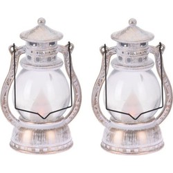 2x Feestverlichting zilver/wit kunststof lantaarn 12 cm met vlam effect LED verlichting - Lantaarns