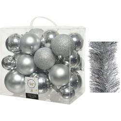 Kerstversiering kunststof kerstballen 6-8-10 cm met folieslingers pakket zilver van 28x stuks - Kerstbal