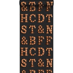 ESTAhome behang houten licht letters zwart en sepia bruin