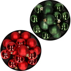 Kerstversiering kunststof kerstballen mix rood/ donkergroen 4 en 6 cm pakket van 80x stuks - Kerstbal