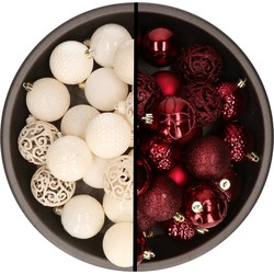 Kerstballen - 74x stuks - wol wit en donkerrood - 6 cm - kunststof - Kerstbal