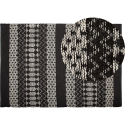 SOKUN  - Vloerkleed - Zwart - 140 x 200 cm - Leer