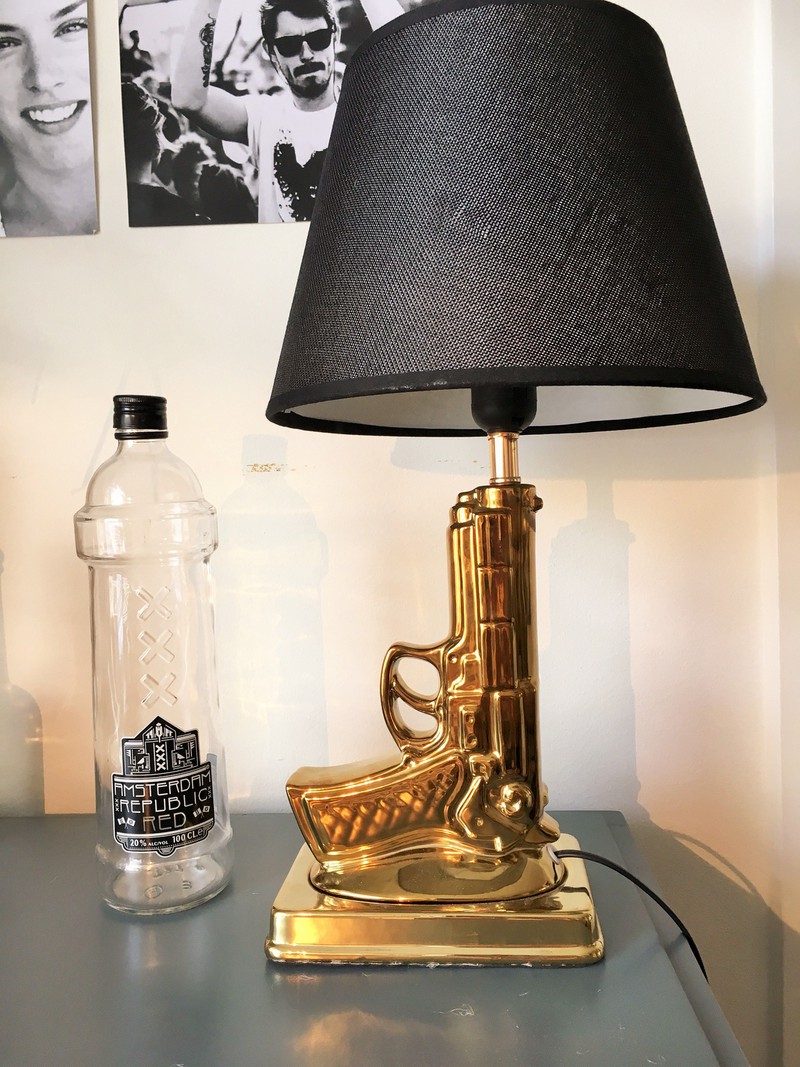 Gouden Pistool Lamp-15x32cm-Keramiek-Zwart-Housevitamin - 