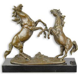 BRONZEN BEELD VAN STEIGERENDE PAARDEN