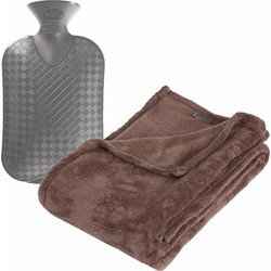 Fleece deken/plaid Mahonie Bruin 125 x 150 cm en een warmwater kruik 2 liter - Plaids