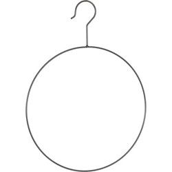 Ring metaal l28h38 cm zwart