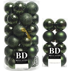 Kerstversiering kunststof kerstballen donkergroen 4-6 cm pakket van 53x stuks - Kerstbal