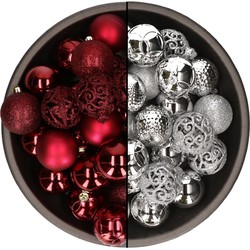 74x stuks kunststof kerstballen mix van zilver en donkerrood 6 cm - Kerstbal